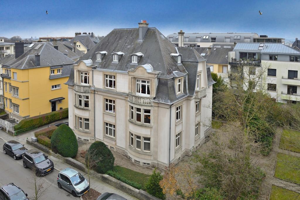 Maison en vente à Luxembourg  - 1060m²