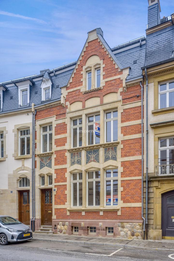 Mansion for sale in Luxembourg-Limpertsberg  - 298m²