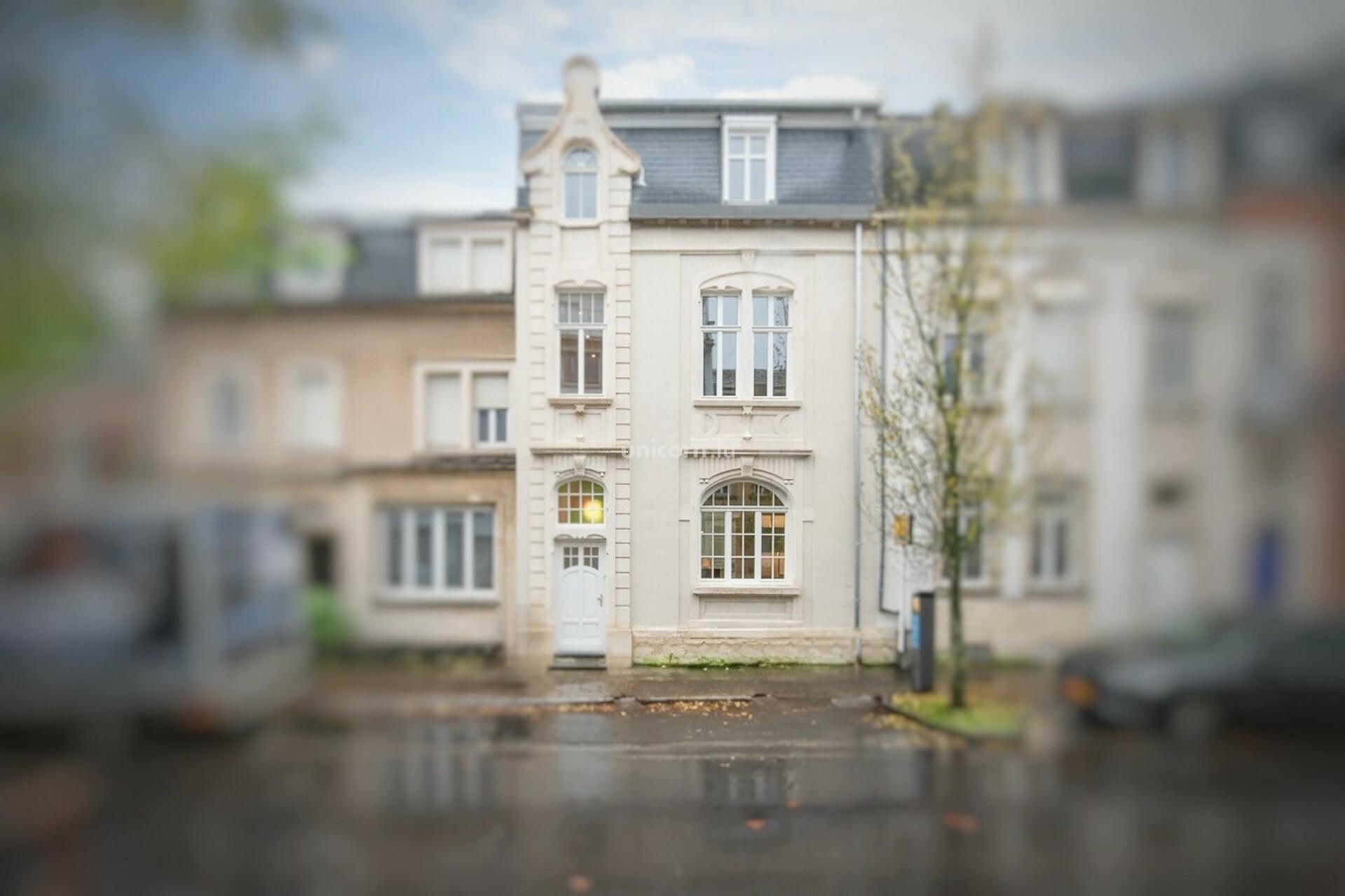Maison en vente à Luxembourg-Limpertsberg  - 200m²