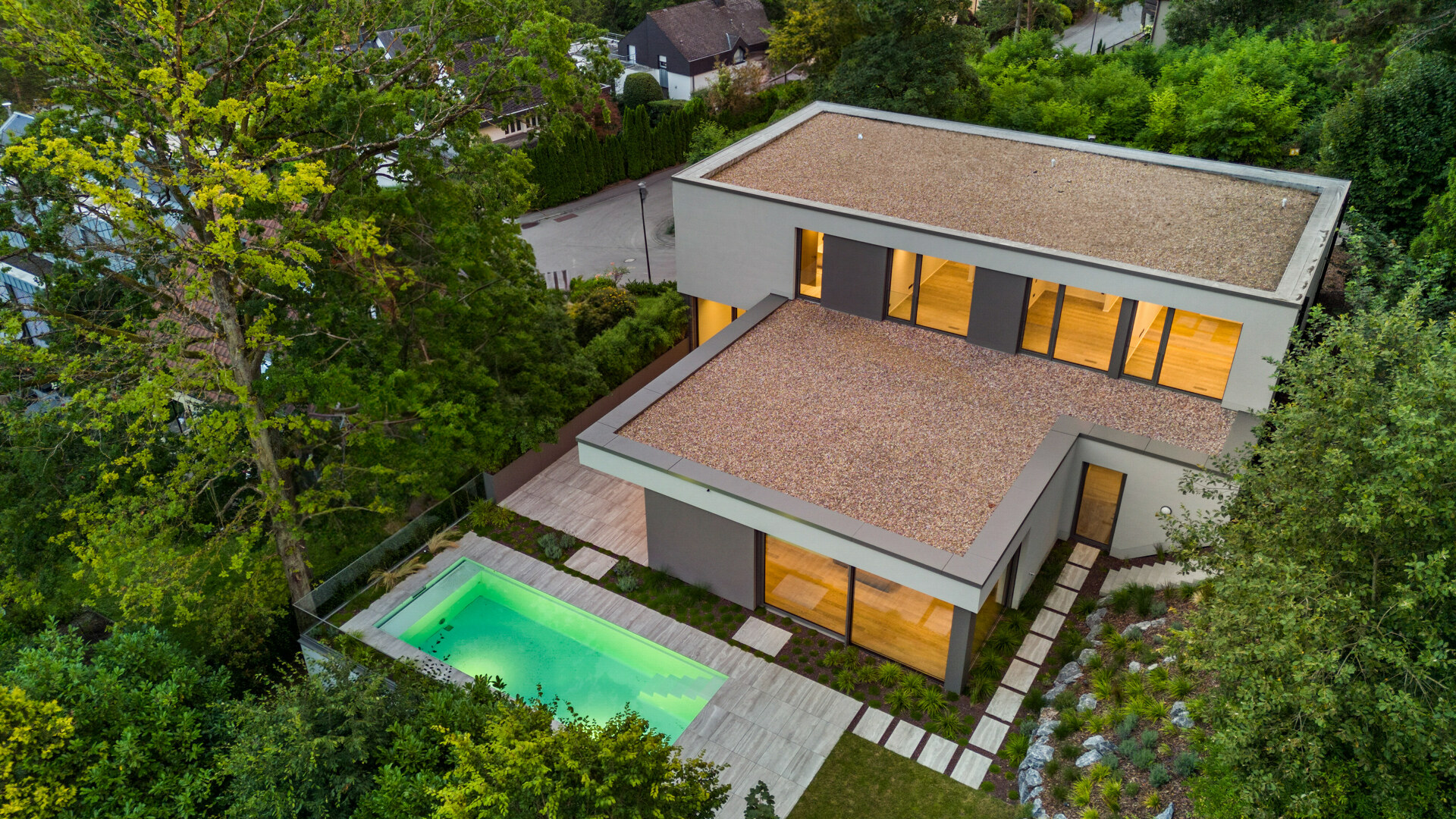 Villa for sale in Steinsel  - 388m²