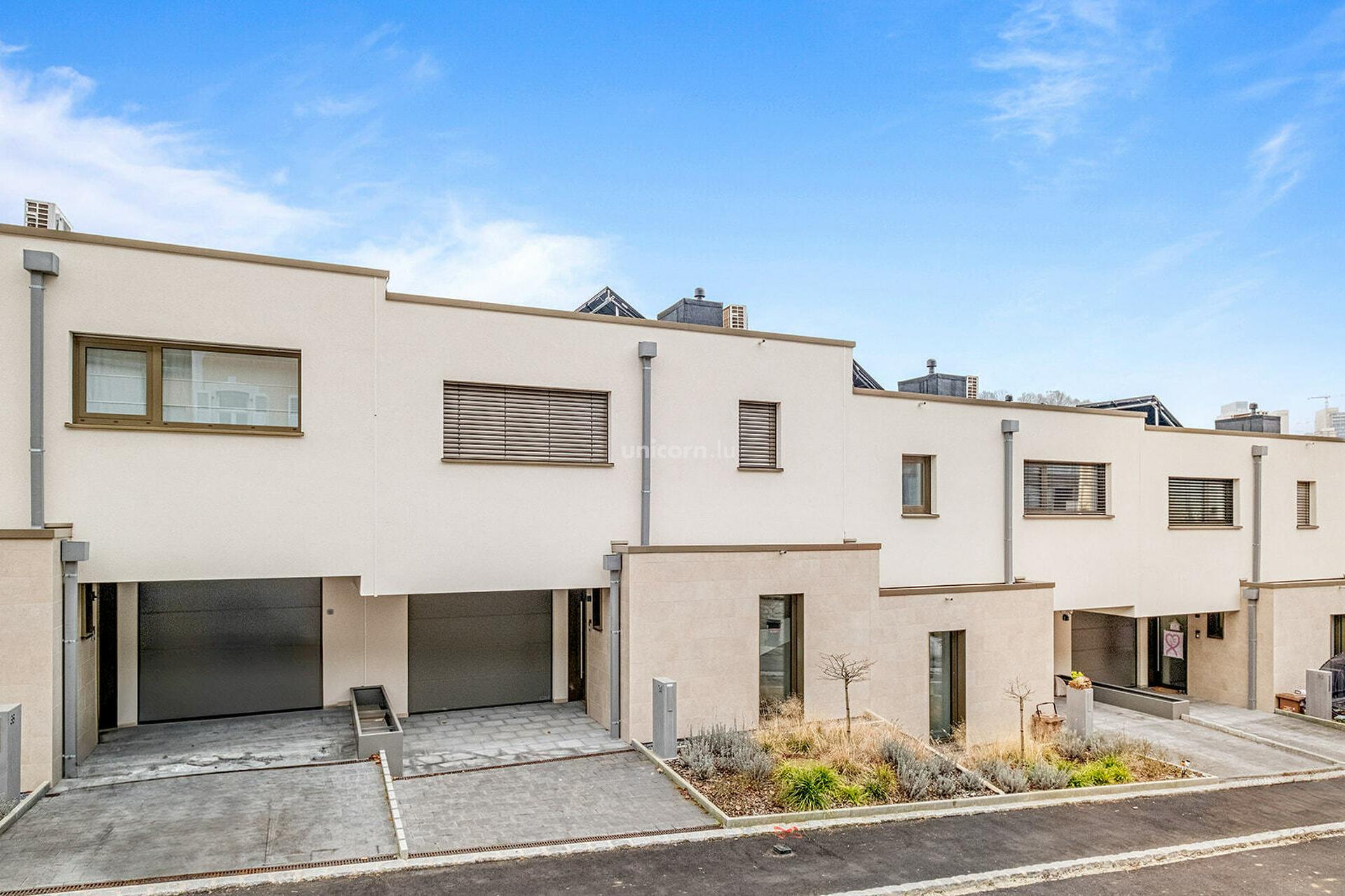 House for rent in Luxembourg-Eich  - 187m²