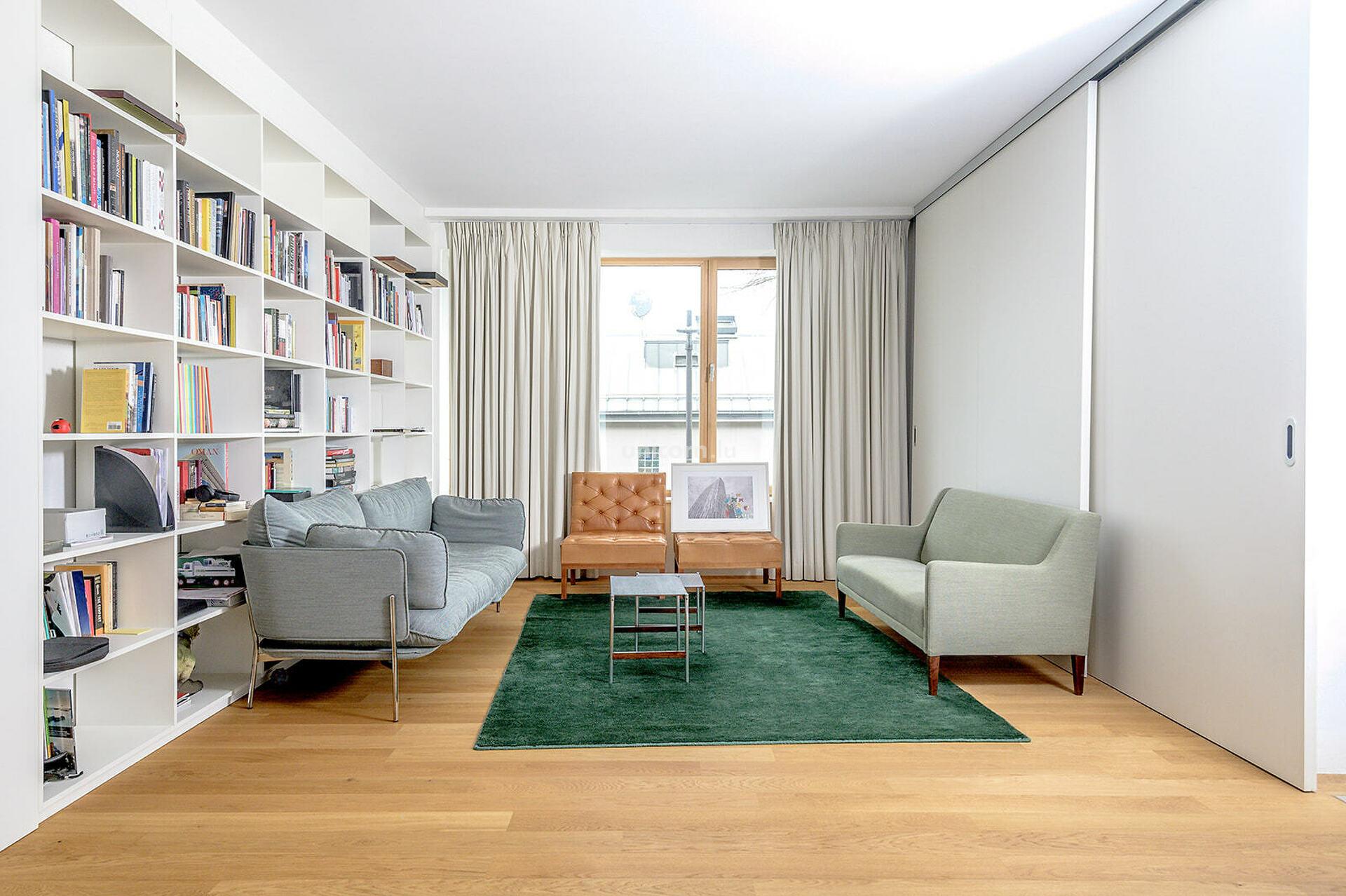Maison en location à Luxembourg  - 197m²