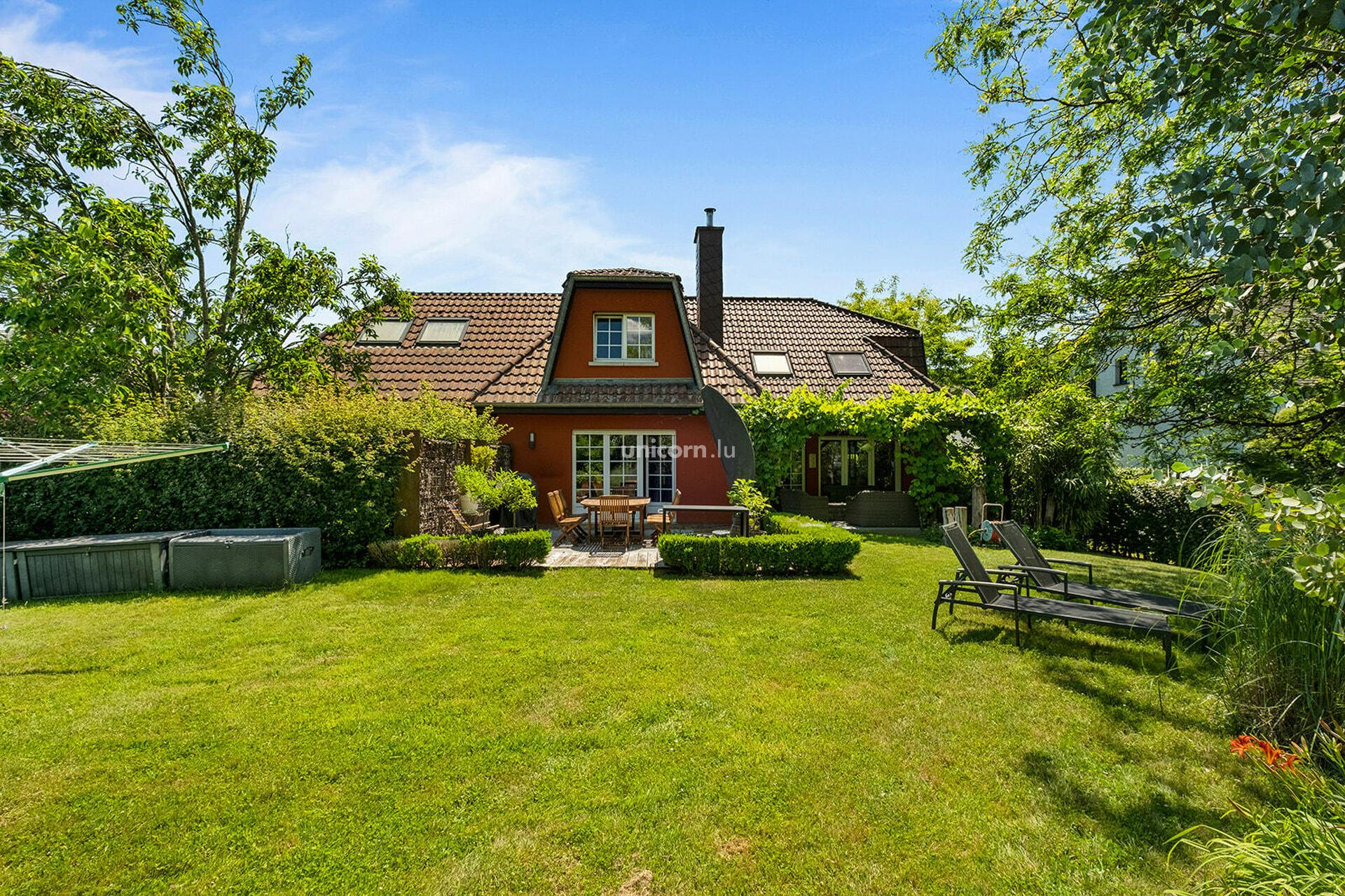 House for sale in Kayl  - 355m²
