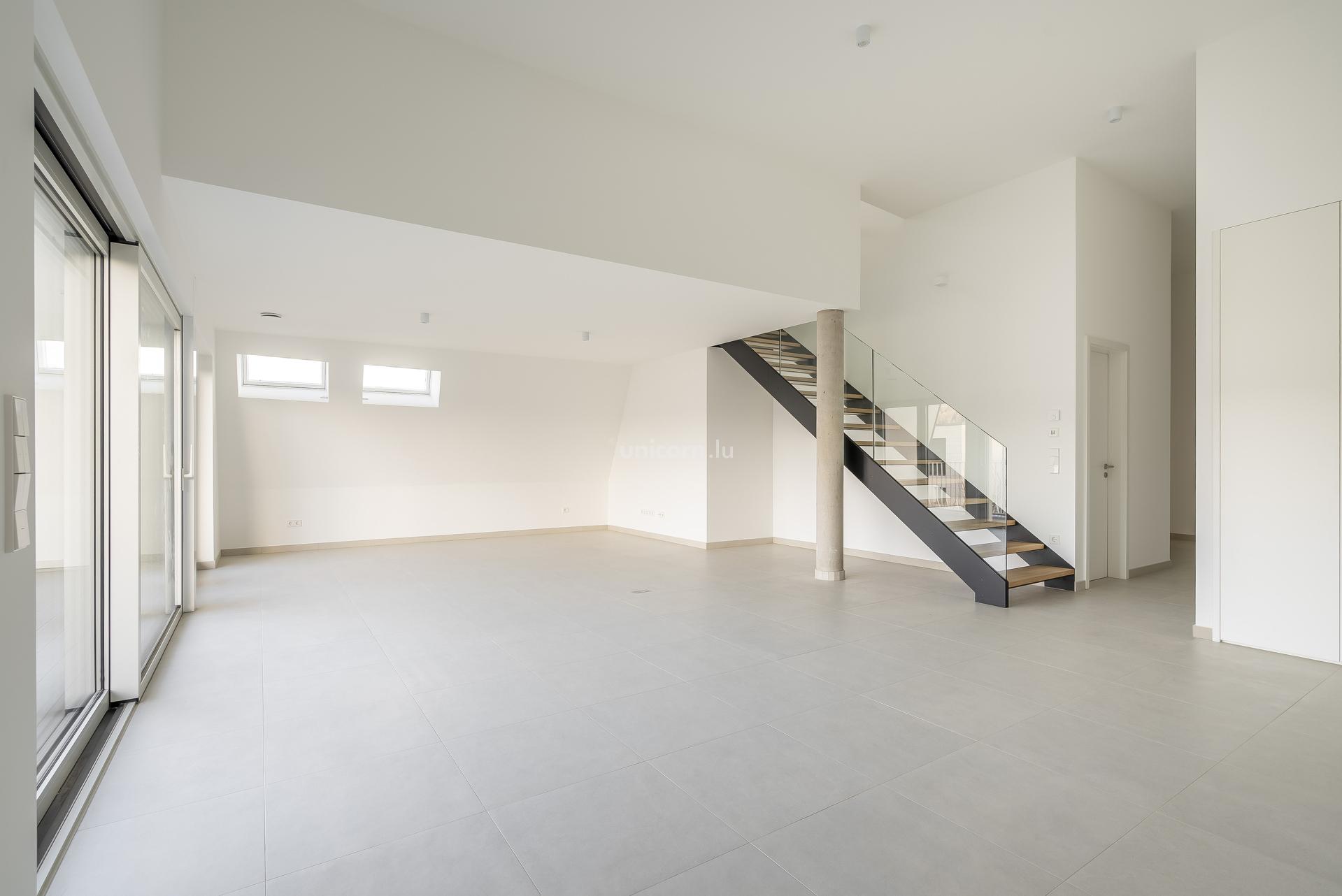 Appartement en vente à Helmsange  - 160m²