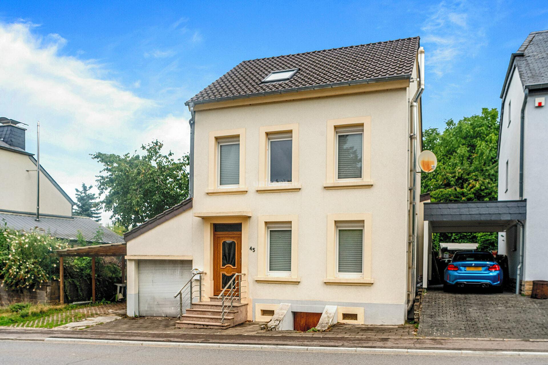 House for sale in Helmsange   - 380m²