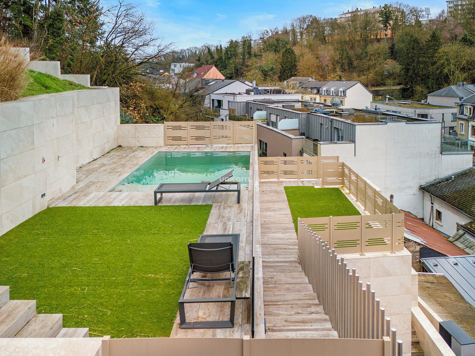Maison en vente à Luxembourg  - 257m²
