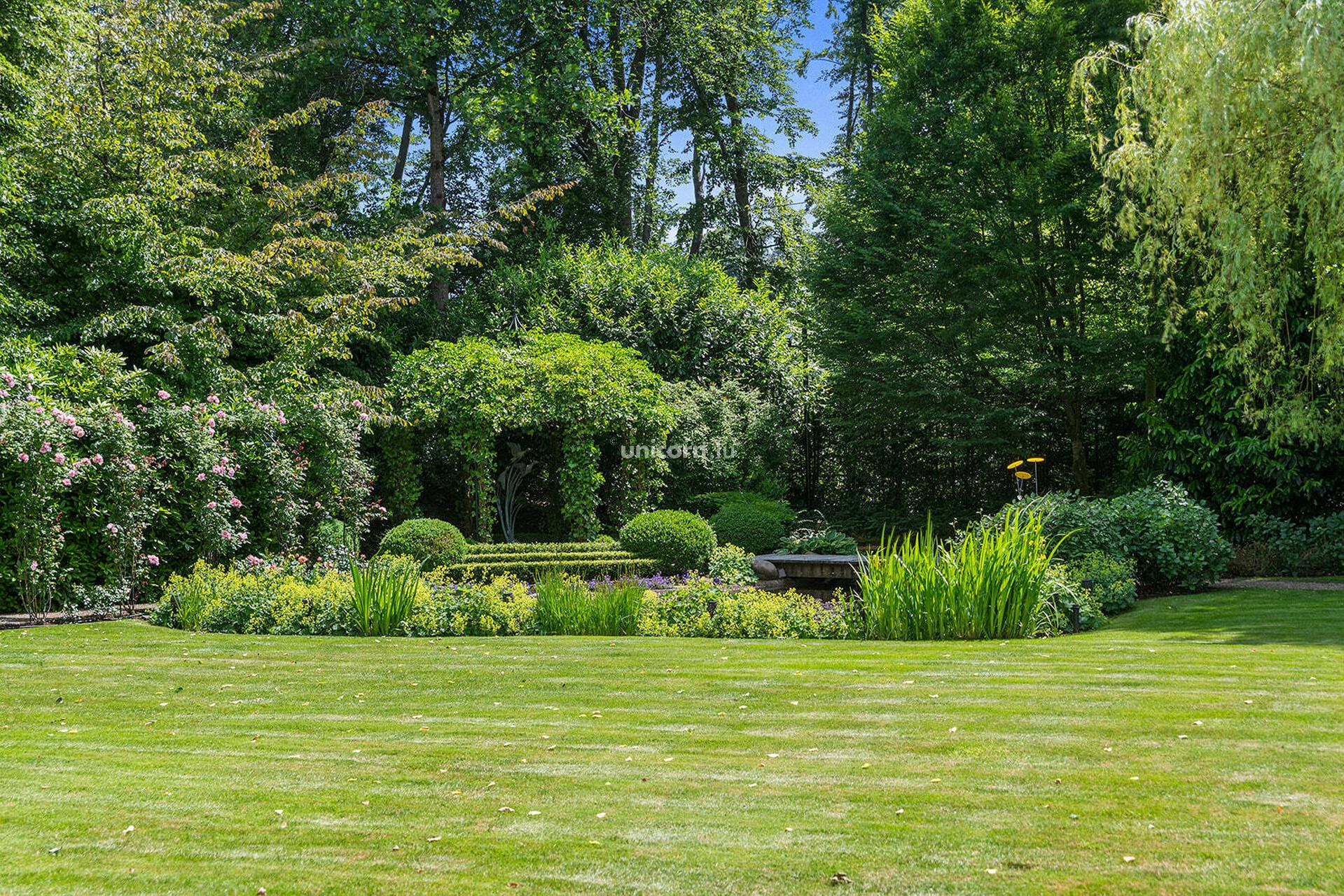 Villa en vente à BRIDEL   - 680m²