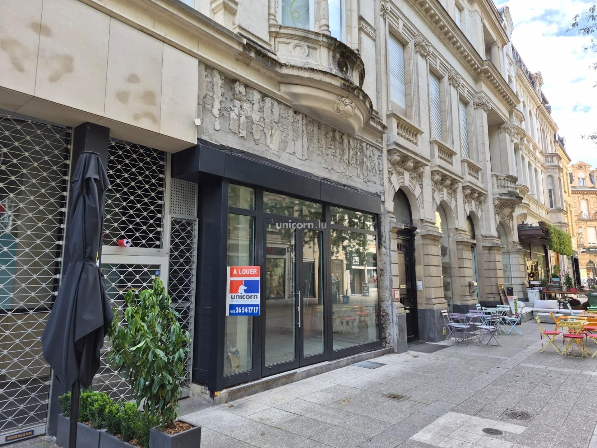Commerce en location à Esch-sur-Alzette  - 74m²