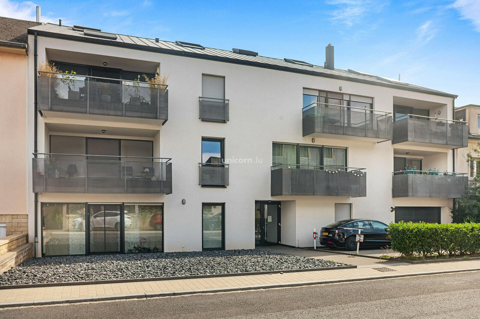 Apartment for sale in Roeser   - 100m²