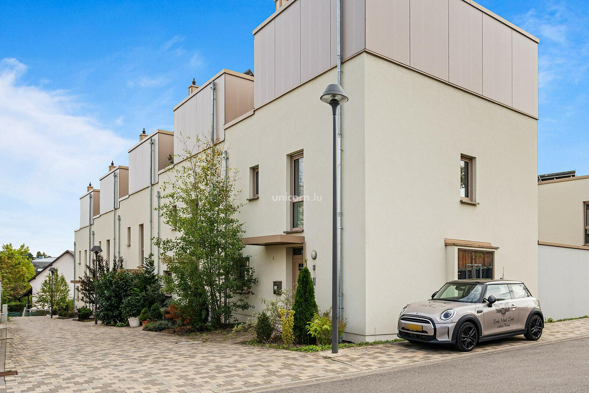Twin house for sale in Schuttrange   - 154m²