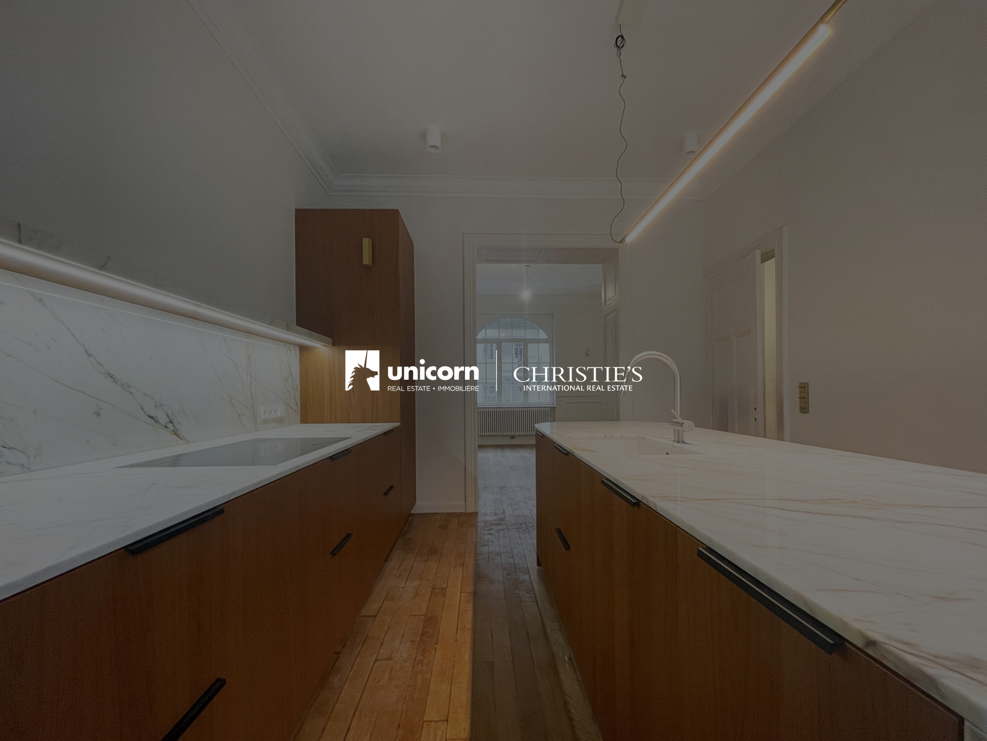 House for sale in Luxembourg-Limpertsberg  - 200m²